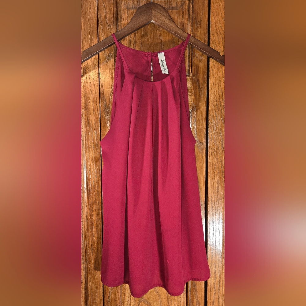 Lovely Day Burgundy Keyhole Back Pleated Neck Sleeveless Blouse Sz M